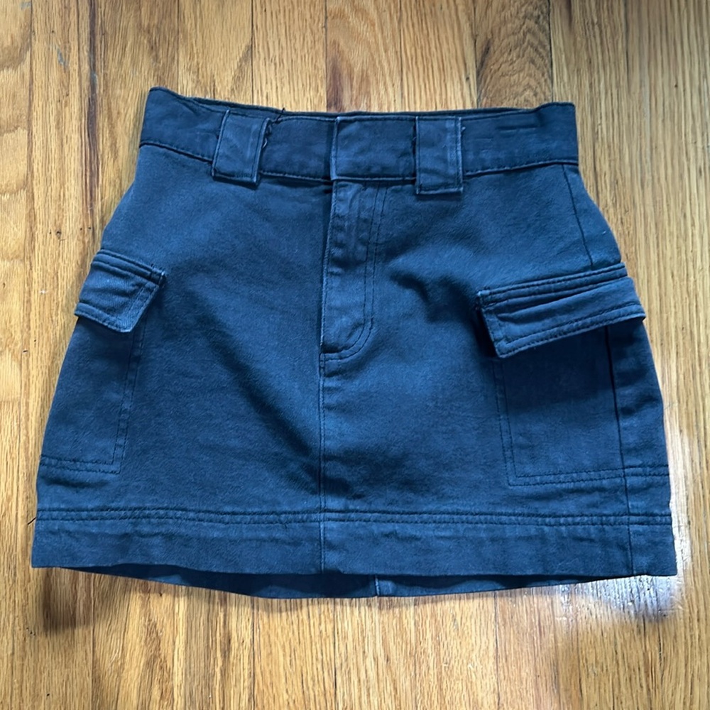 PacSun cargo skirt. Black size 24